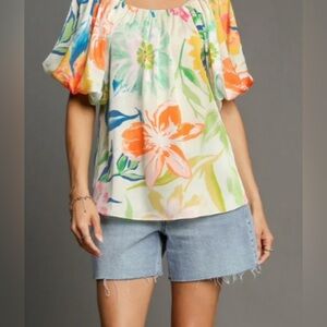 Umgee Satin Floral Blouse Size Medium Puff Sleeves Lightweight Chic Boutique NWT